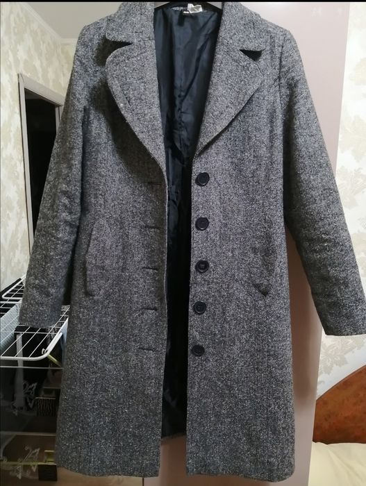 Стильное фирменное пальто