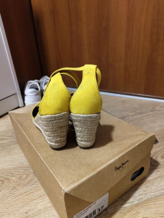 Обувки на платформа 35 номер