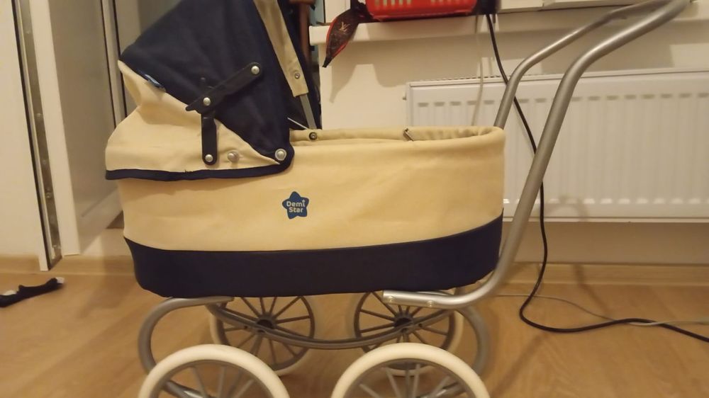 Продам коляску для куклы