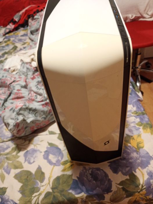 Carcasa NZXT Phantom