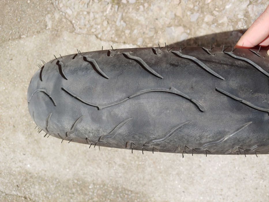 Гума за мотор предна 110/70/17 ДОТ2014