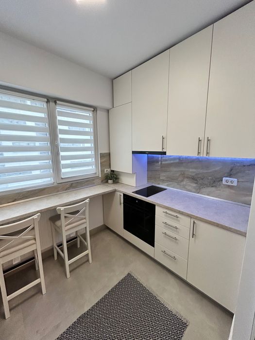 PROPRIETAR, Inchiriez studio 41mp cu parcare Central Address