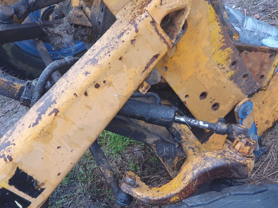 Punte fata tractor echipata cu servodirectie