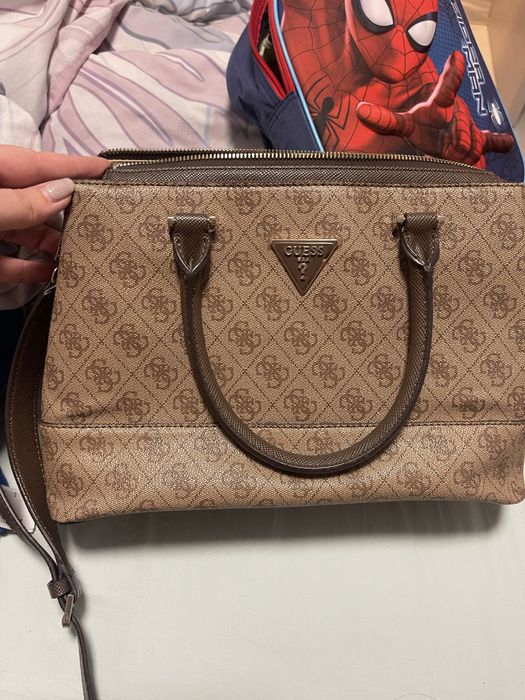 Чанта на guess, неразличима от нова