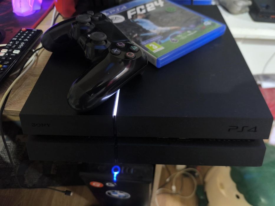 PlayStation 4,Maneta, Cabluri, Jocuri