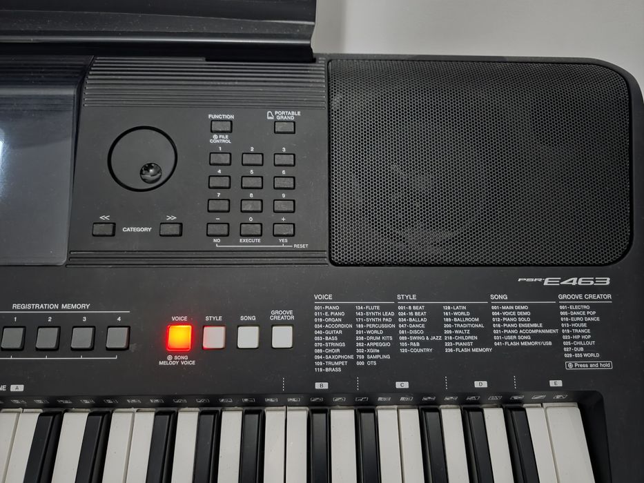 Orga Yamaha PSR E463