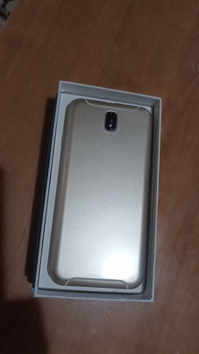 Продам     телефон.