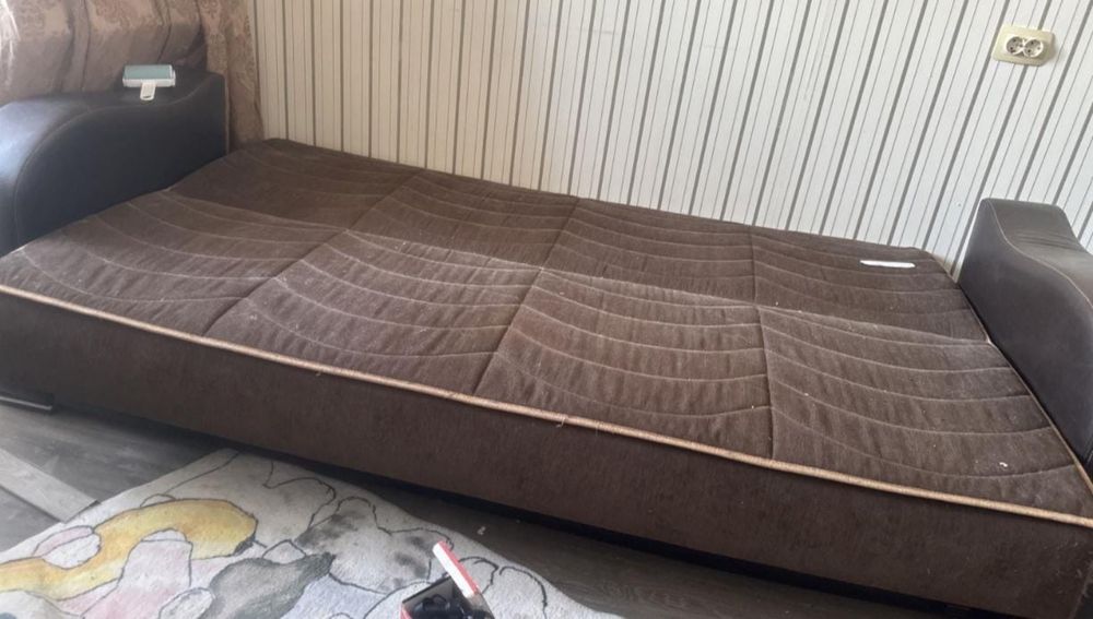 Отдаю диван(расскладывается)