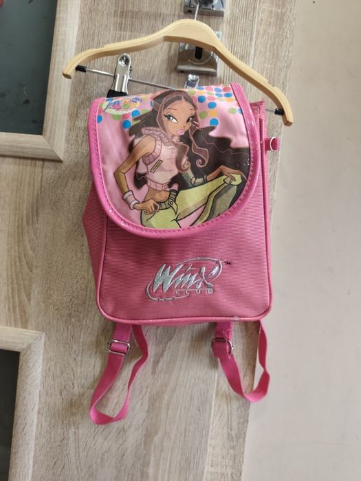 Продавам сет детски дрешки