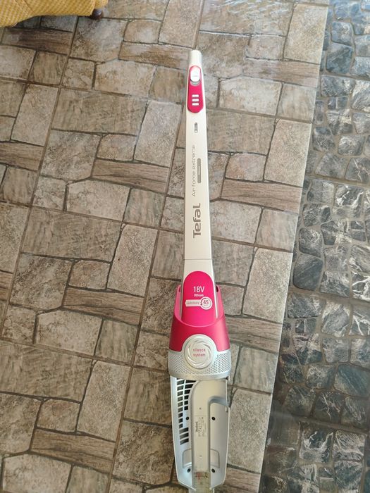 Пылесос Tefal красный беспроводной