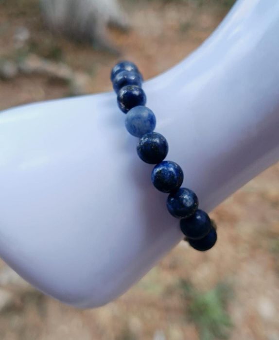 Bratara veche cu lapis lazuli si inchizatoare argintie cu un leu, copi