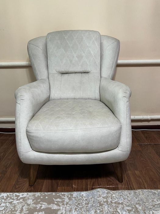 Диван 2 кресла год назад покупали