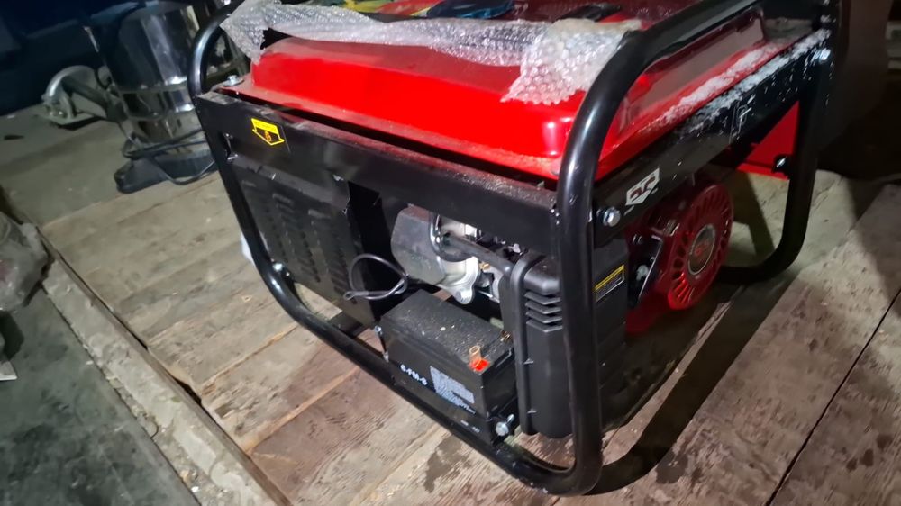 Бензиновый генератор