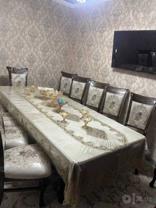 Продаётся роскошный обеденный гарнитур-мебель в классическом стиле