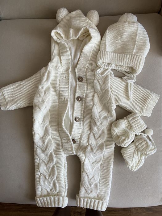 Вязаный костюм с одеялком