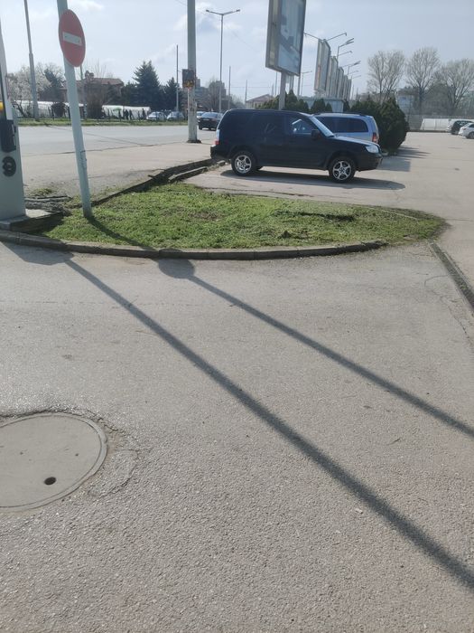 Професионално косене на трева и почистване на дворове