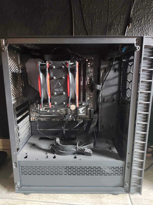 Компютър/Части с R5 5600, 16GB RAM