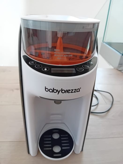 Vând aparat preparare lapte praf pentru bebeluși Baby Brezza Formula Pro Advanced