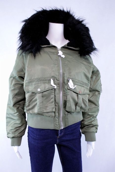 Зимни якета, Reserved Яке с пух
