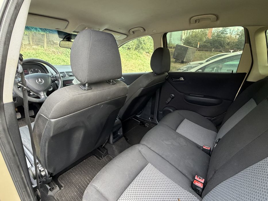 Mercedes A180CDI 109CP Manual