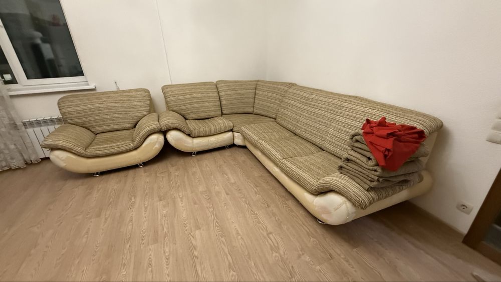 Диван бежевый для гостиной