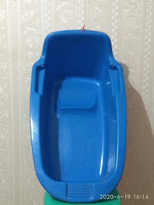 Ванна для купания младенцев и и стирки.