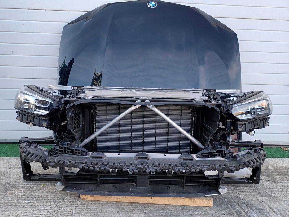 Față completă BMW G02