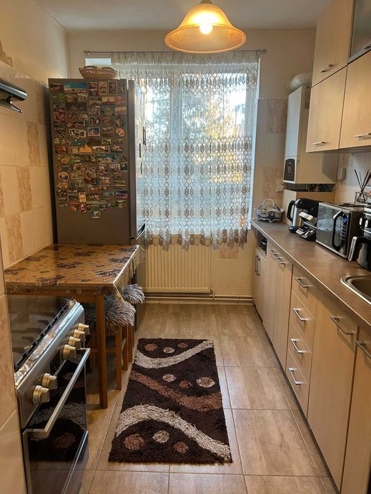Proprietar vand apartament cu 3 camere pe strada Octavian Goga Brasov