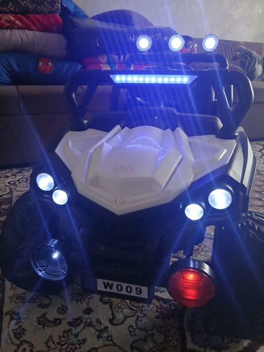 Детский игрушка машинка