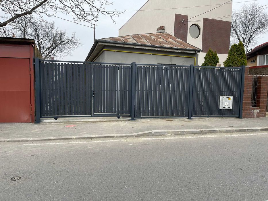 Garduri Jaluze, Garduri din sipca metalica.