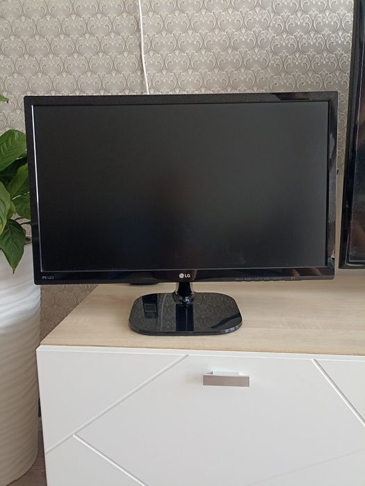 Продам монитор. Lg