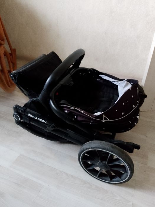 Коляска трансформер в хорошем состоянии.