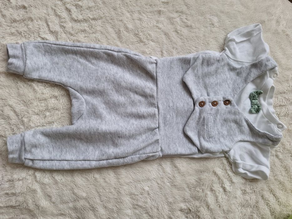 Бебешки комплект  за изписване  момче боди и панталон HM