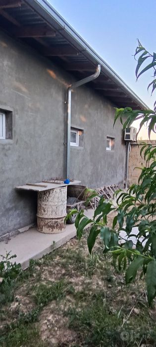 Уй сотилади 62000 $.Келишилади.