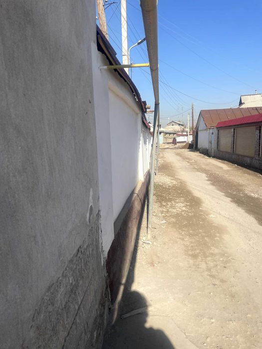 Продается участок с домом в центре Аккургана!