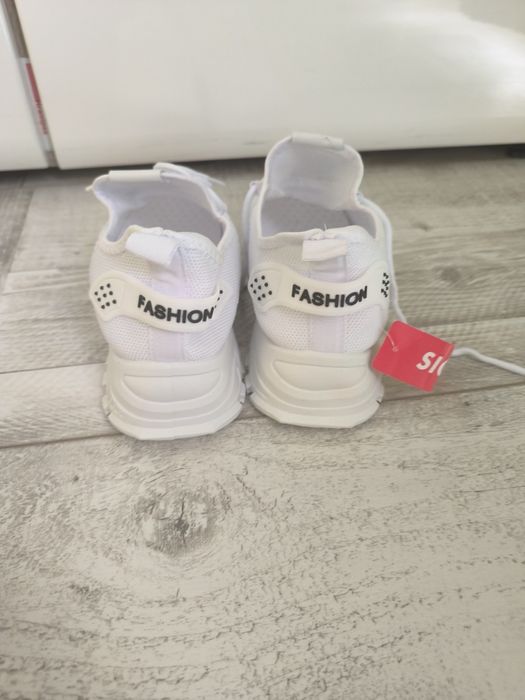 Дамски маратонки