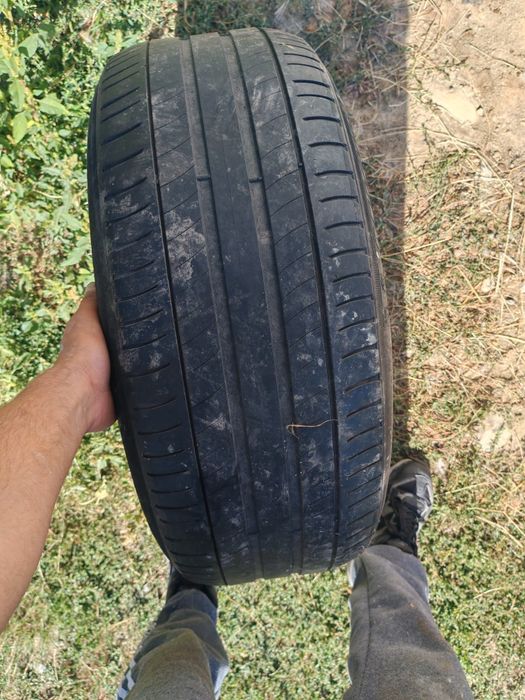Vând cauciucuri pentru bmw