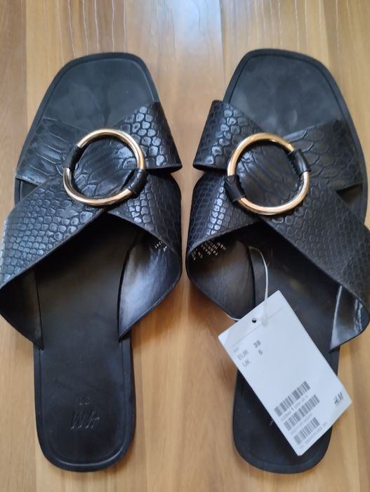 Спортно елегантни чехли