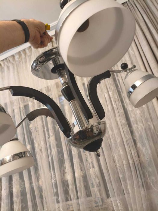 продам люстру 5 рожковую