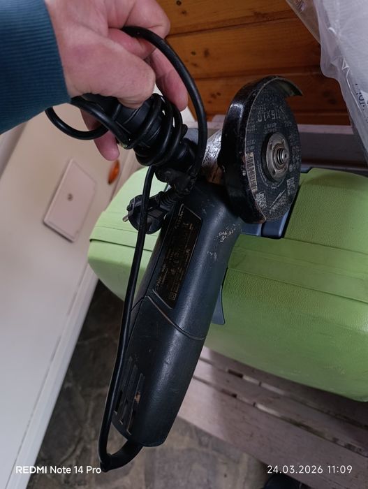 Scule electrice : flex și mașina de găurit