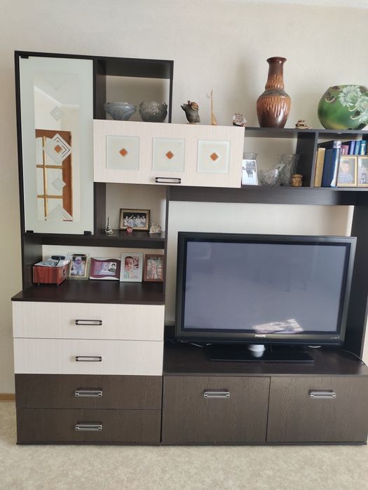 Продам горку в гостиную