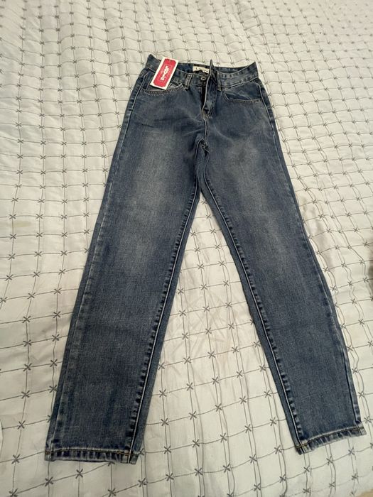 Новые джинсы Levi’s за 4000 тг