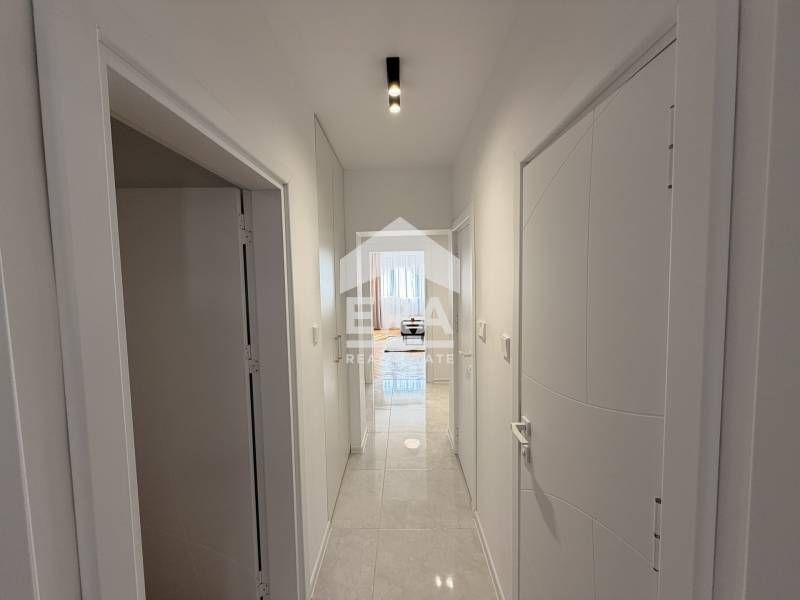 Стилен четиристаен обзаведен  апартамент след основен ремонт за продаж