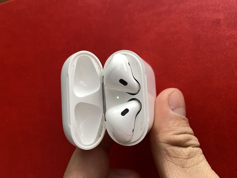 Apple air pods.