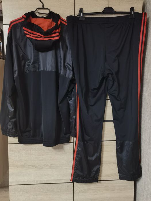 Адидас анцуг - черно/червено