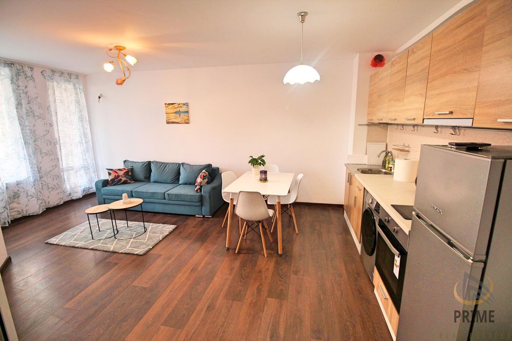 Дава се под наем Двустаен апартамент в Бургас, Лазур - 66 кв.м за 433.5 € - Снимка #2