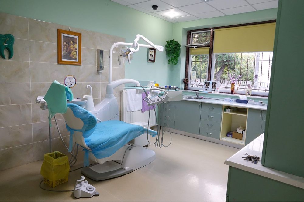 Vand/inchiriez spatiu stradal central amenajat cabinet stomatologic