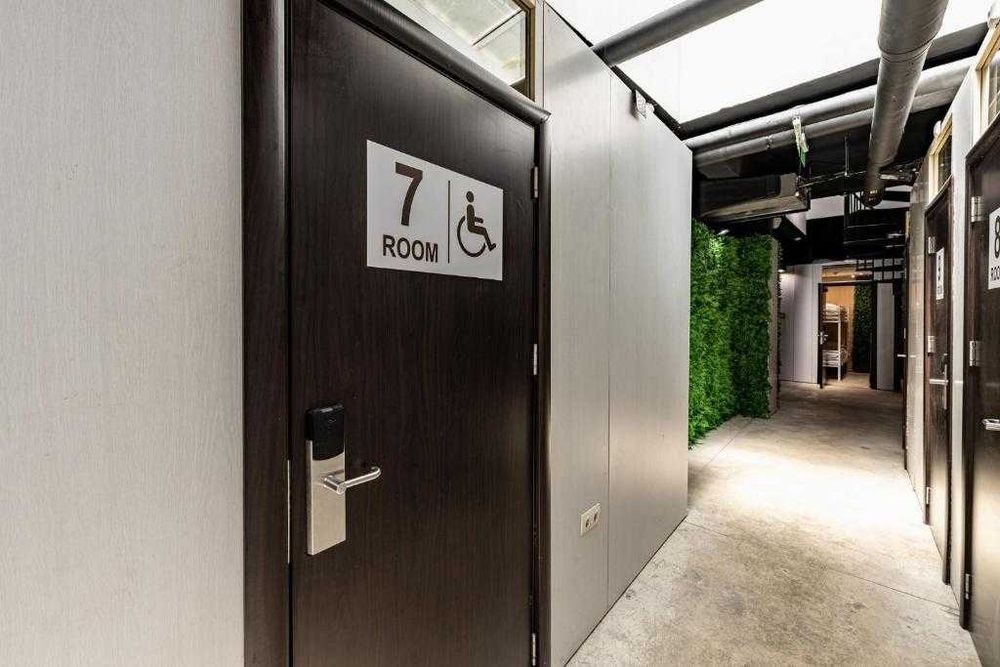 Дава се под наем  в Варна, Център - 6 кв.м за 240 € - Снимка #6