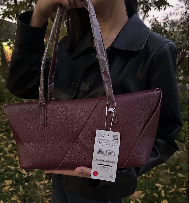 ZARA ayollar sumkalari