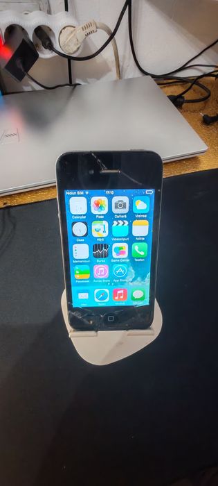 iPhone 4 in stare decentă